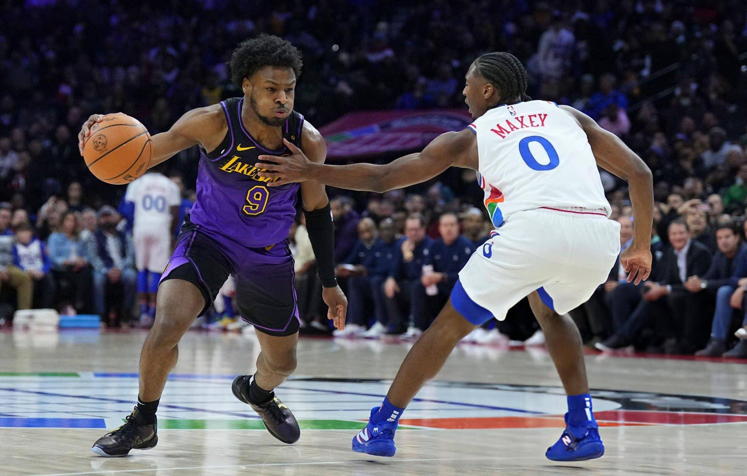 浓眉哥在湖人比赛中出色防守，爆冷引发热议！